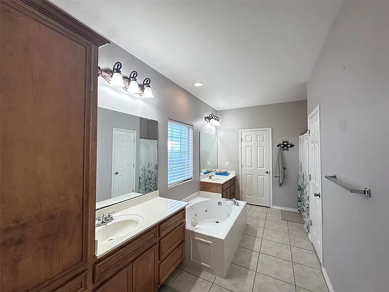 6321 Oso Pkwy — Photo 24