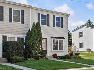 1151 Marquette Ct, Rochester, MI 48307