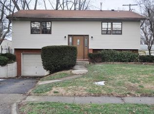 5016 Fullerton Dr, Columbus, OH 43232