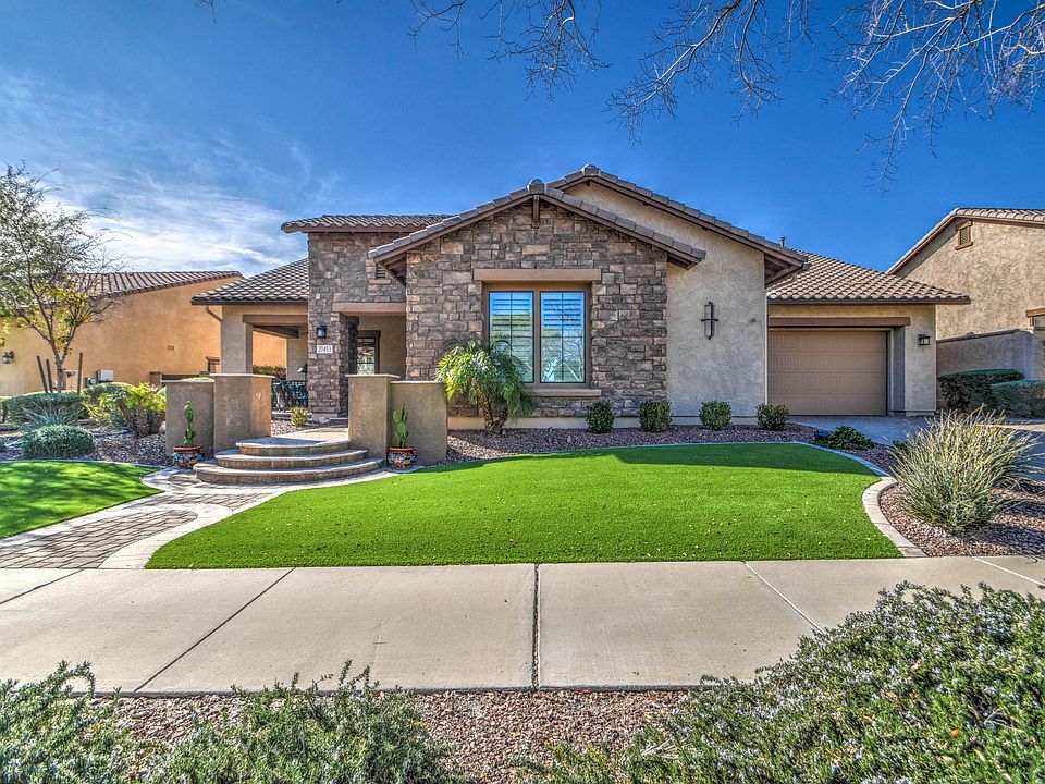 1st image of 20453 W Canyon Dr