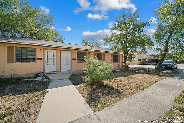 206 Bexar Dr — Photo 3