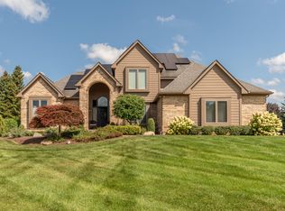 3230 Golfview Dr, Saline, MI 48176