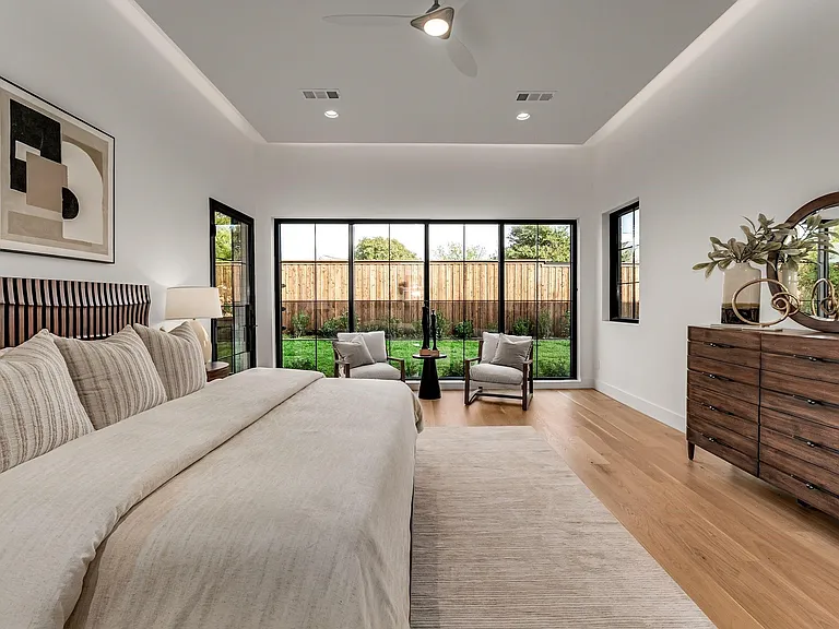 10050 Gooding Dr — Photo 27