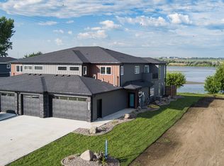 5834 Misty Waters Dr, Bismarck, ND 58503
