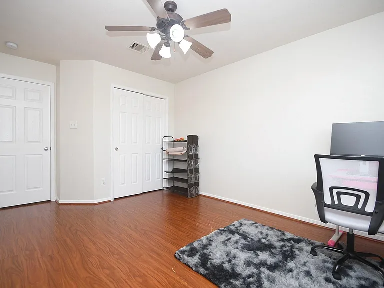 2110 Dolan Hills Ct — Photo 3
