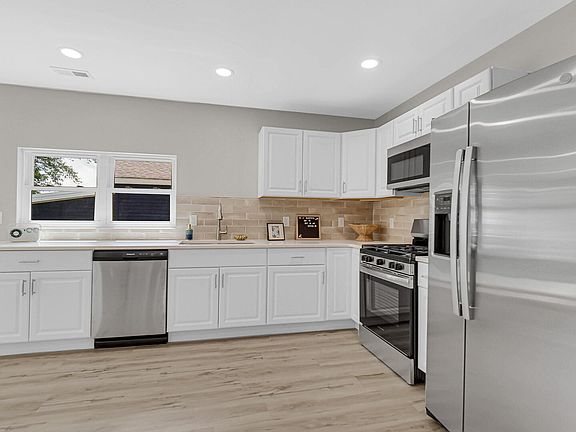 5th image of 7709 W 140th Pl