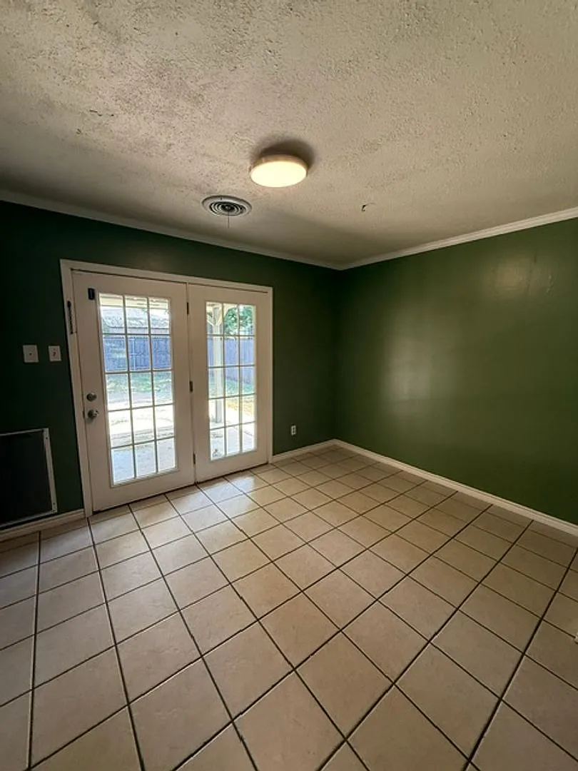 1949 Chimney Wood Ct — Photo 3