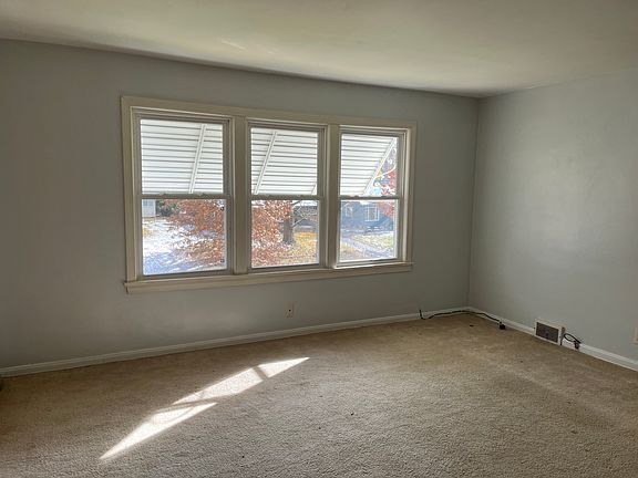 3rd image of 1934 26th St #Up