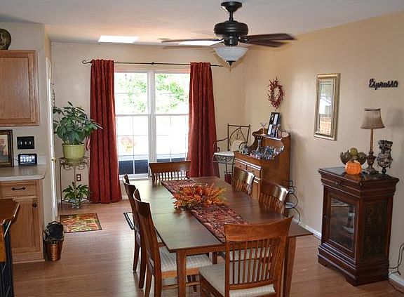 Breakfast Area with Atrium Door to Deck