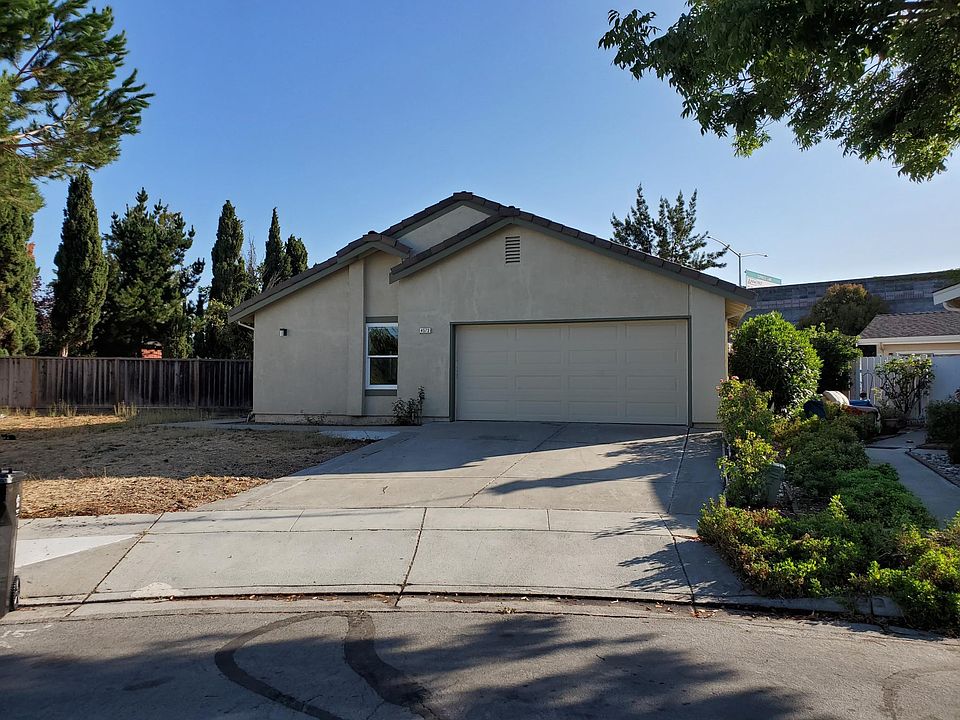 1st image of 4573 Donalbain Cir