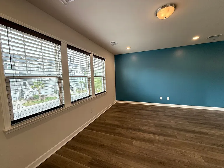 219 Winding River Dr — Photo 8