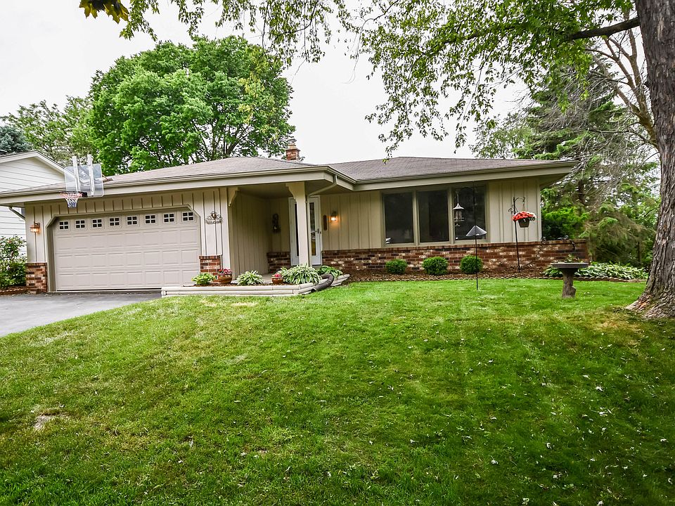 1st image of 312 Hillview Cir