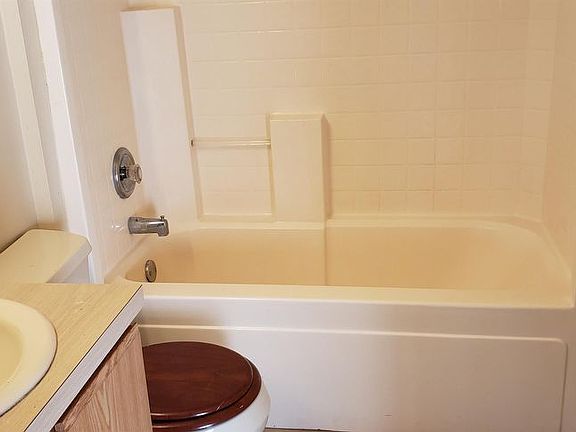 4th image of 3143 Newhope Dr