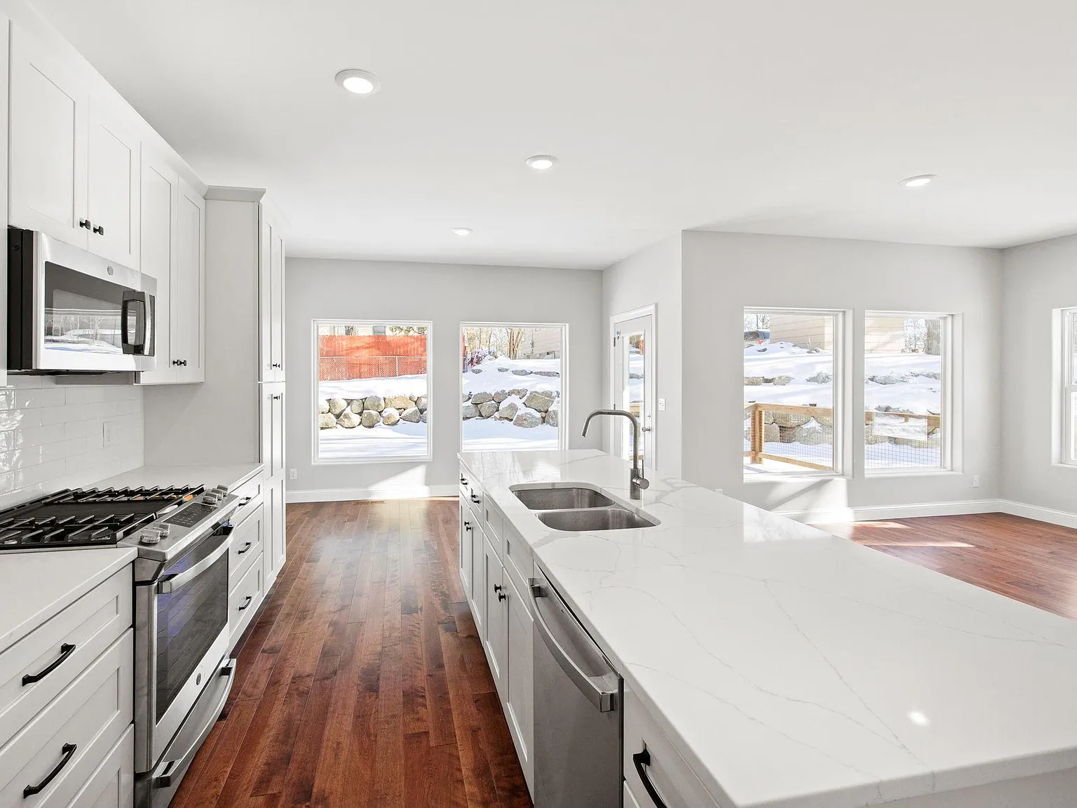 4 bed, 2770 sqft, $3,250 — Photo 1