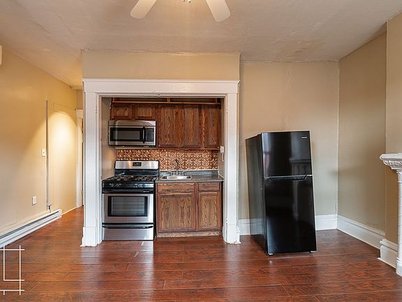 2nd image of 1188-1190 N High St #11