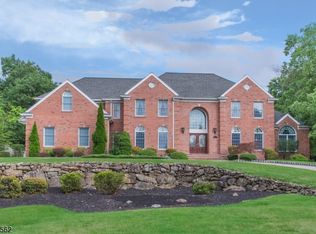 86 Alize Dr, Kinnelon, NJ 07405