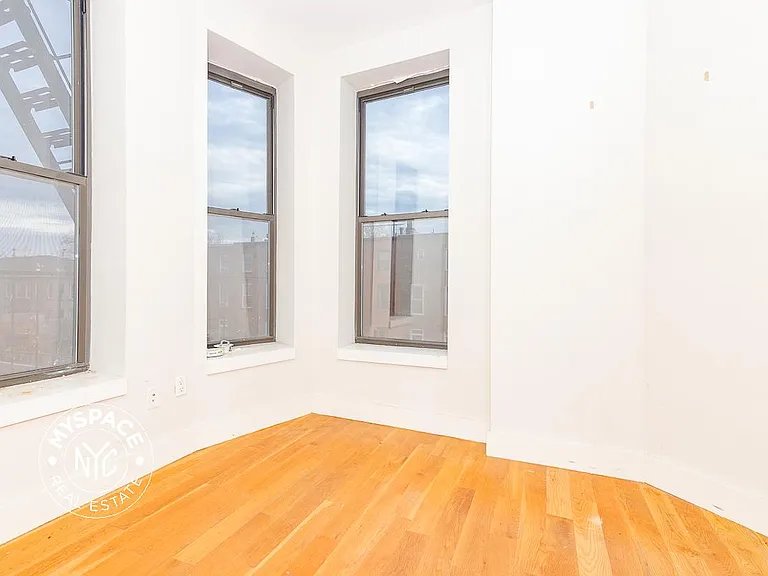410 Gates Ave #4B — Photo 5