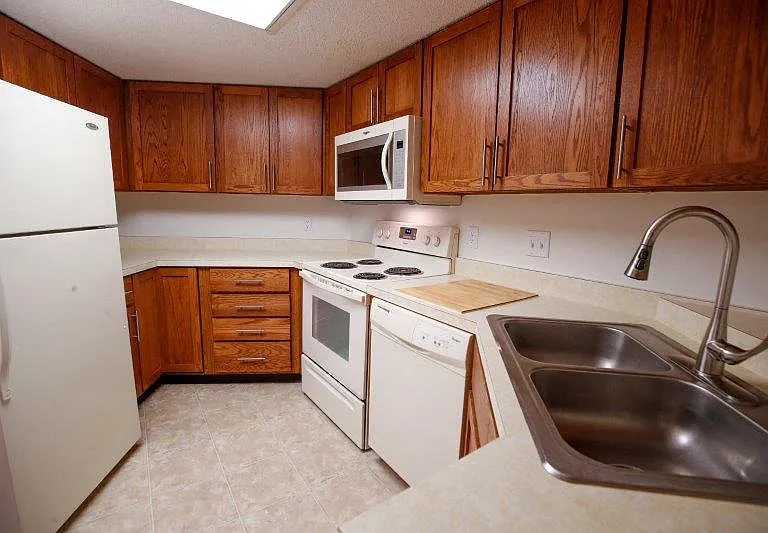 Oak Pointe Apartments — Photo 54