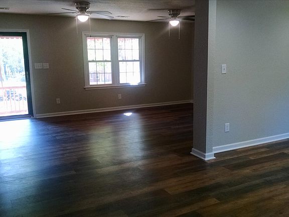 4th image of 1125 Cypress Dr