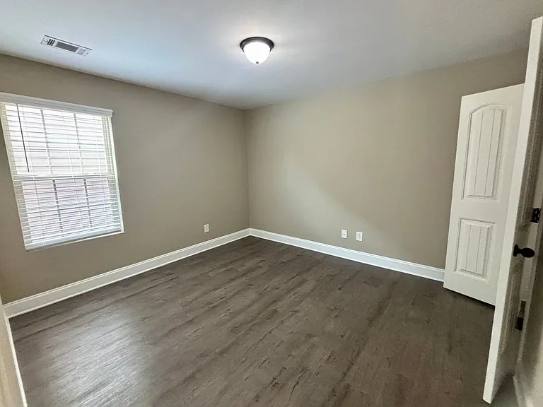 4668 Hidden Creek Dr — Photo 12