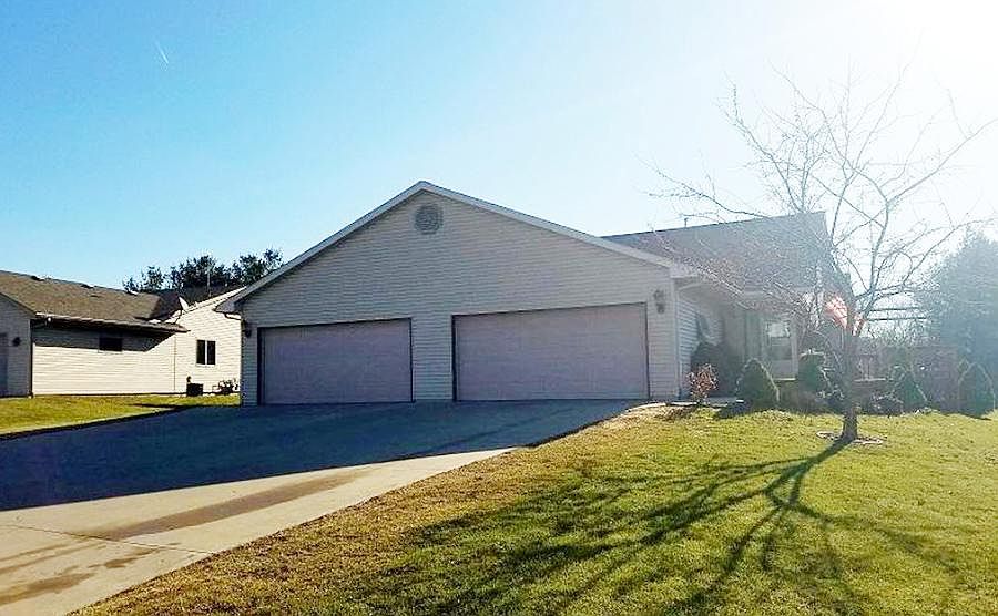 1st image of 706 N Votech Dr