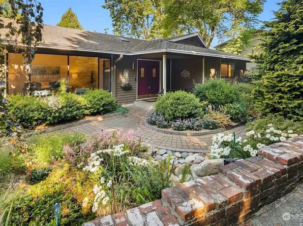 11405 SE May Creek Park Drive, Newcastle, WA 98056