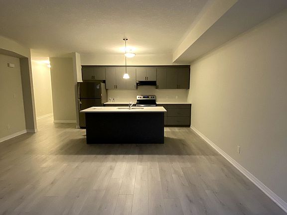 2nd image of 25 Isherwood Ave W #92