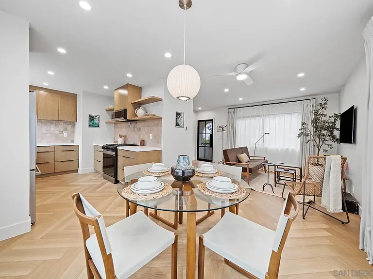 7374 Bishops Ln — Photo 2