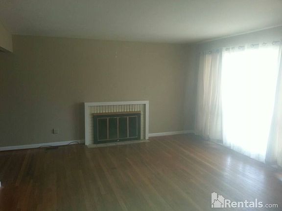 5th image of 3806 Glen Oak Dr