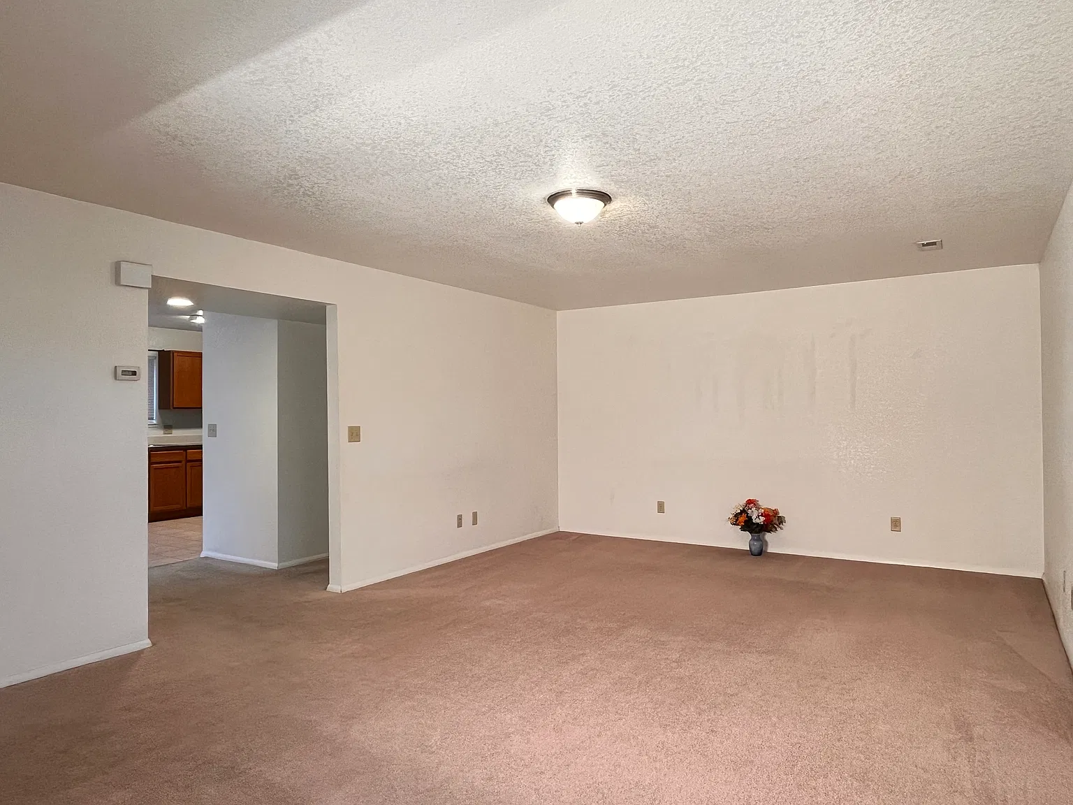 3 bed, 2.5 bath, 1664 sqft, $1,850 — Photo 3