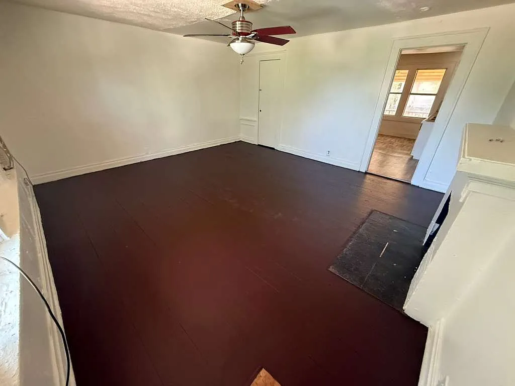Studio, $795 — Photo 2