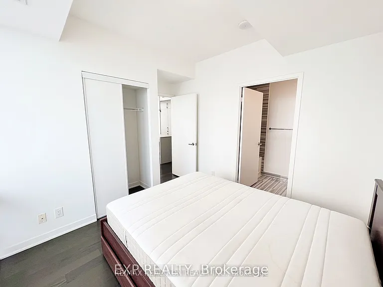 100 Harbour St #6302 — Photo 13