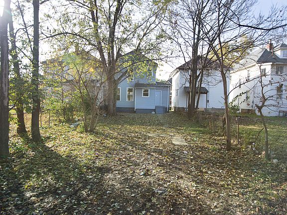 4th image of 154 Dana Ave
