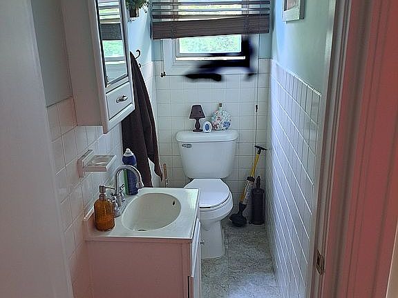 4th image of 38877 N Broadway Ave