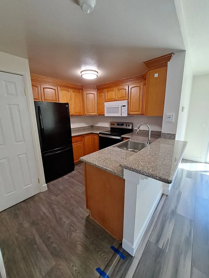 Updated home has lots to offer! - $250 off the first 2 month's rent — Photo 4