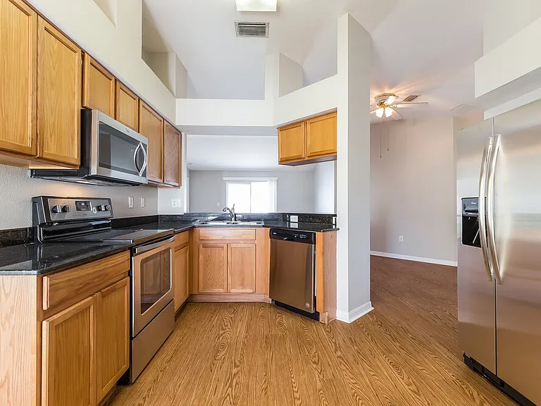 12008 Butler Woods Cir — Photo 5