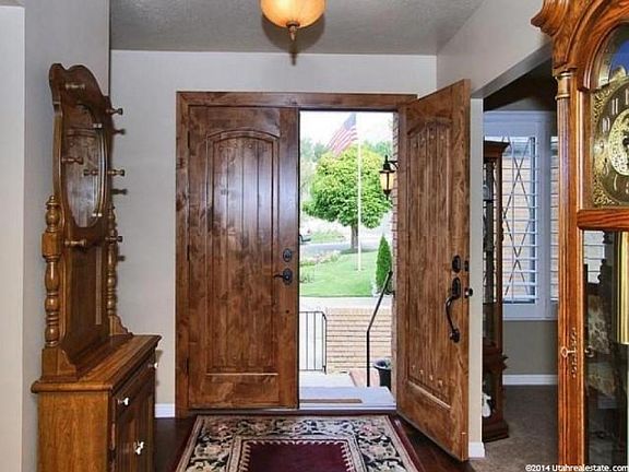 4th image of 7760 S Towne Cir