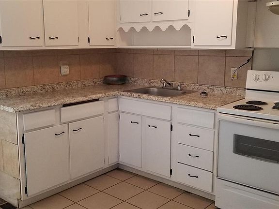 5th image of 8827 Parkdale Dr