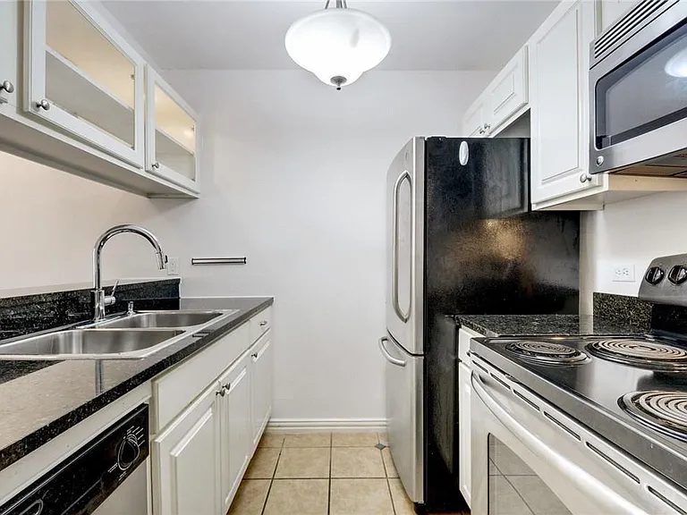 1510 W 6th St #103 — Photo 11