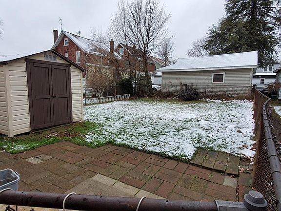3rd image of 454 Stafford Ave