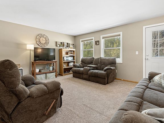 2nd image of 4465 Truckey Rd