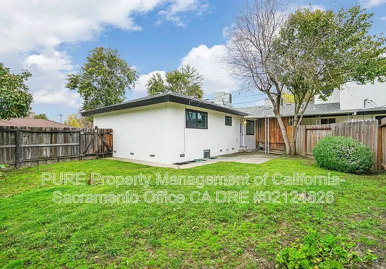 5939 Gloria Dr — Photo 19