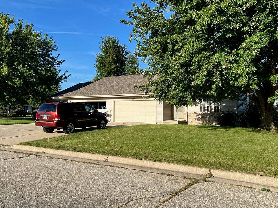 1st image of 2701 N Wuthering Hills Dr