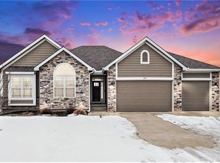 601 Englewood Dr, Kearney, MO 64060