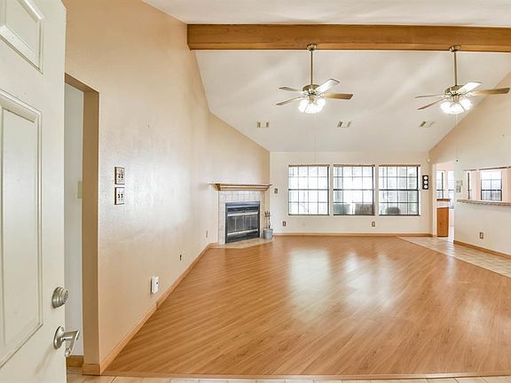 5th image of 7302 Lance Ave