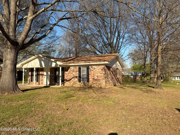 5536 Crestwood Dr, Horn Lake, MS 38637
