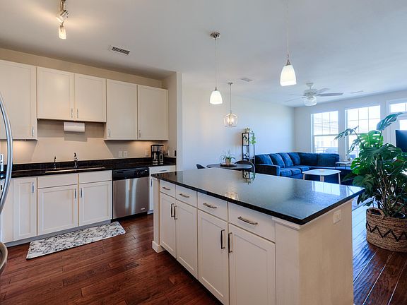 2nd image of 13598 Via Varra APT 407