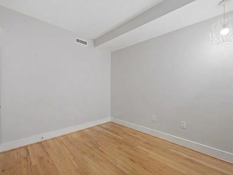 1390 Kenyon St NW #325 — Photo 18