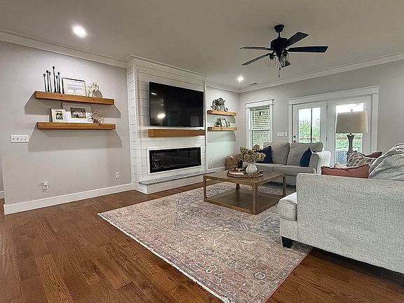 5th image of 395 Prewitts Way