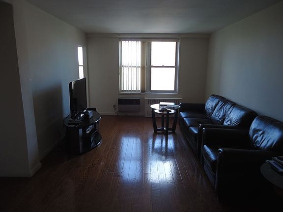 5th image of 66-15 Thornton Pl APT 6B